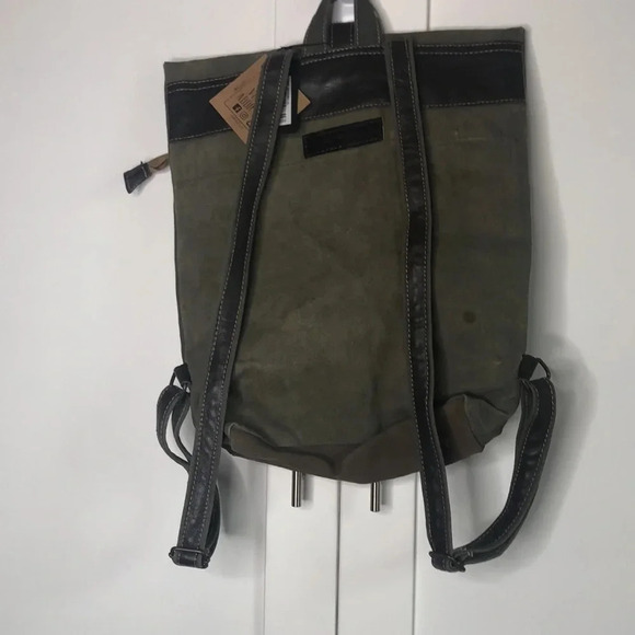 VINTAGE ADDICTION Military Tent Backpack - Picture 2 of 8